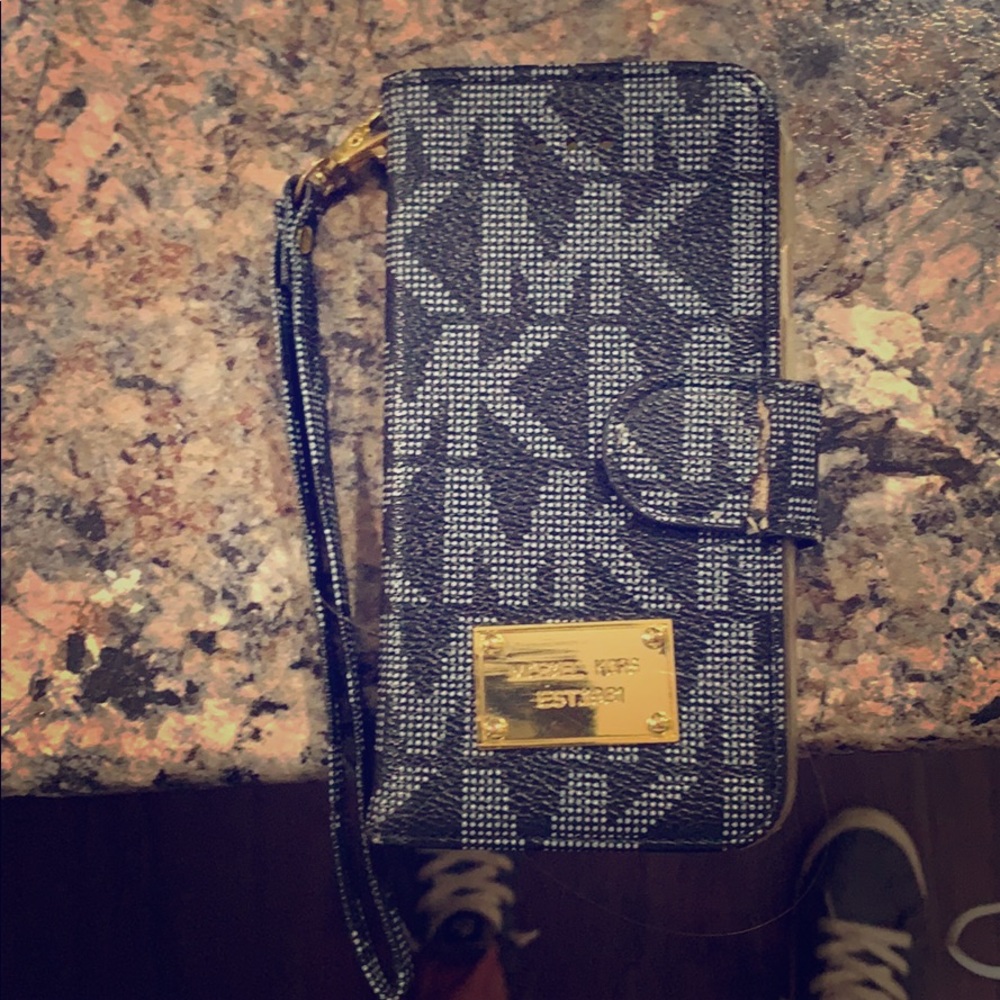 Michael Kors I-Phone 7 Case/Wallet